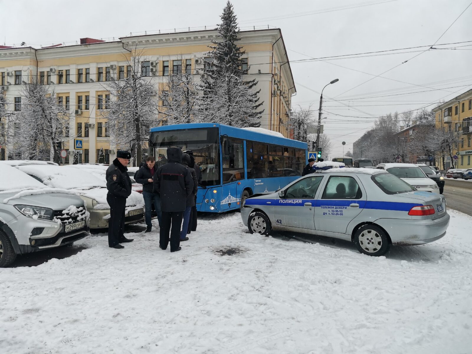 Опубликованы фото с места массового ДТП с участием тверского автобуса | ТОП  Тверь новости