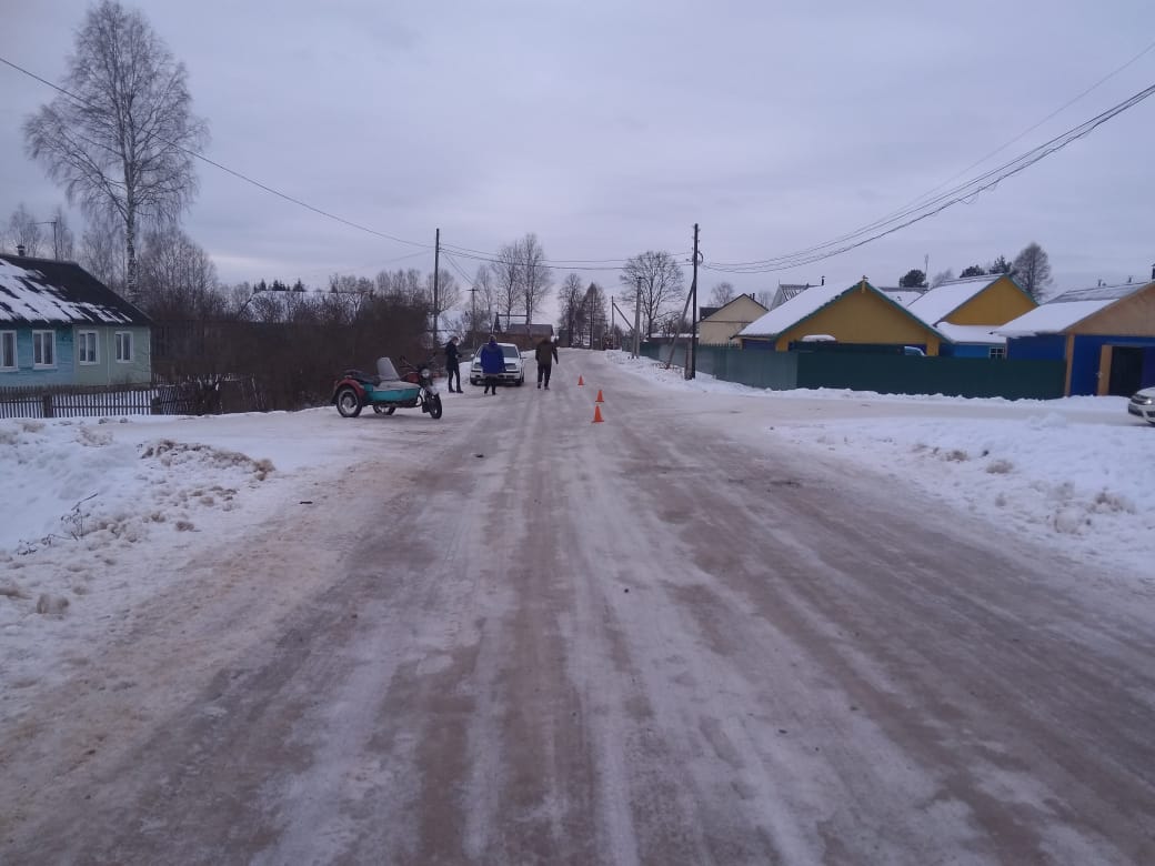 Мотоциклист пострадал в двойном ДТП в Тверской области Мотоциклист пострадал в двойном ДТП в Тверской области