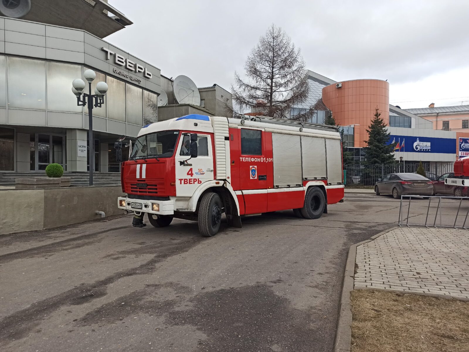 К тверской «рюмке» приехали пожарные | ТОП Тверь новости