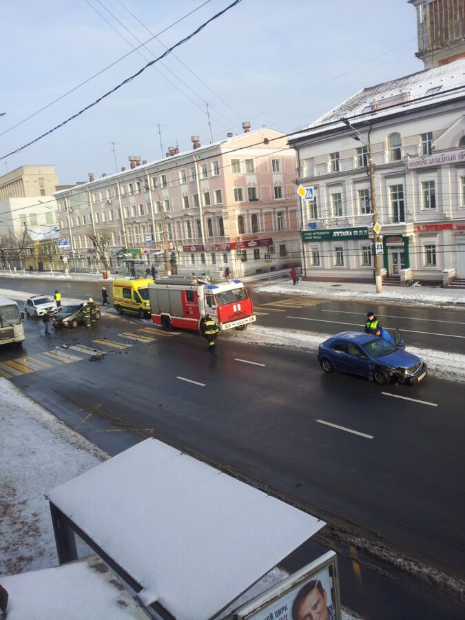 На улице Советская в Твери произошло ДТП, есть пострадавшие