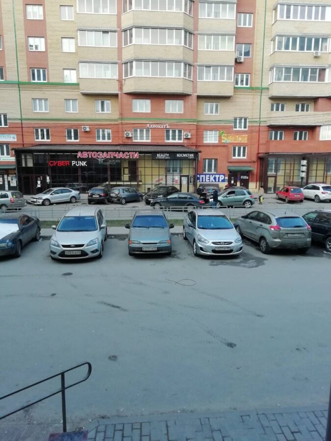 Четыре автомобиля оказались повреждены в ДТП на парковке в Твери