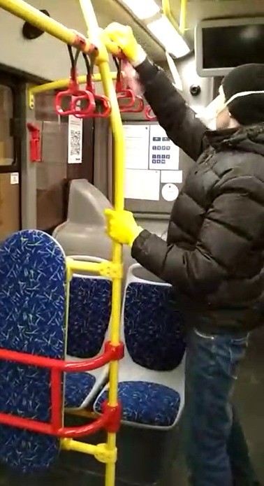 В Твери начали обеззараживать автобусы В Твери начали обеззараживать автобусы
