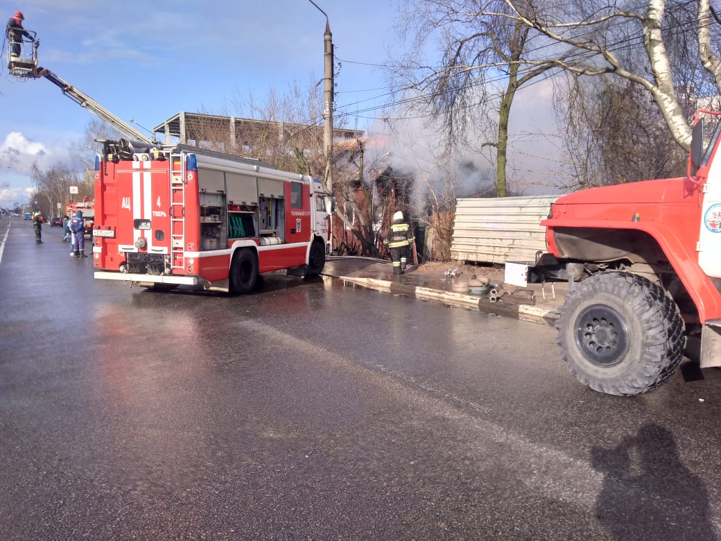 Опубликовано фото с места пожара в Твери, где погиб мужчина