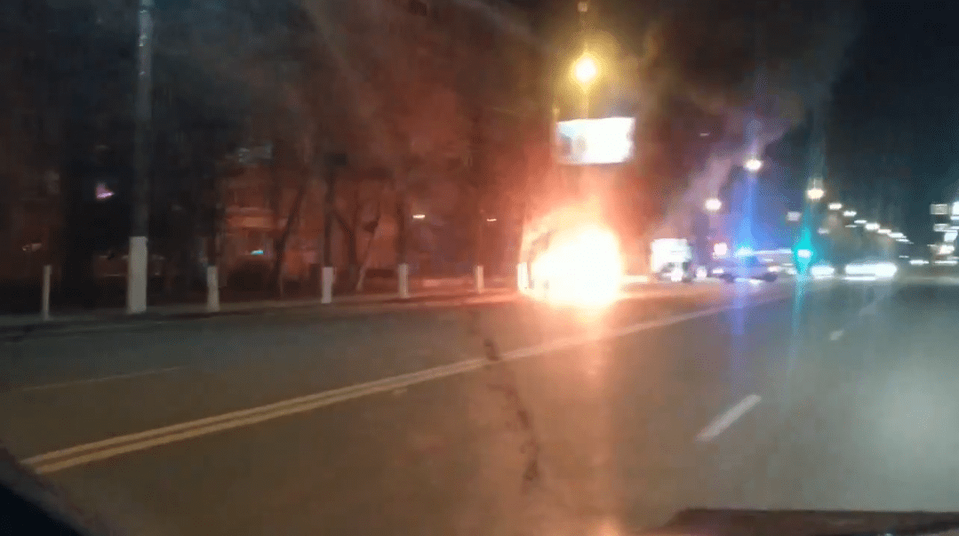 Ночью на улице Горького в Твери сгорела машина
