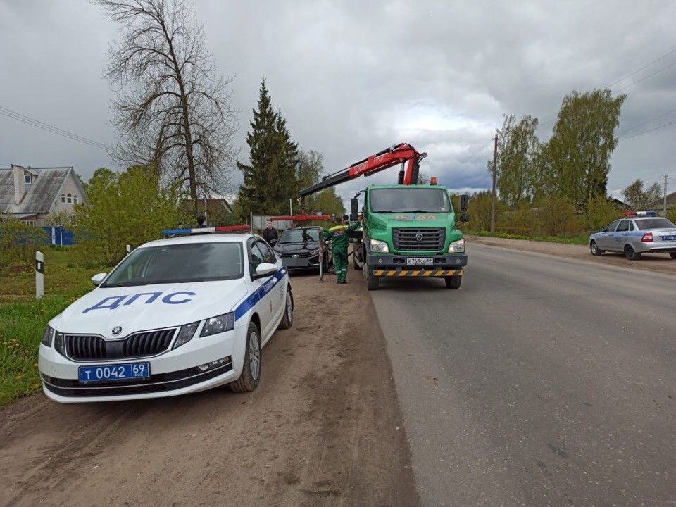 Ещё двое нелегальных таксистов нашлись в Тверской области