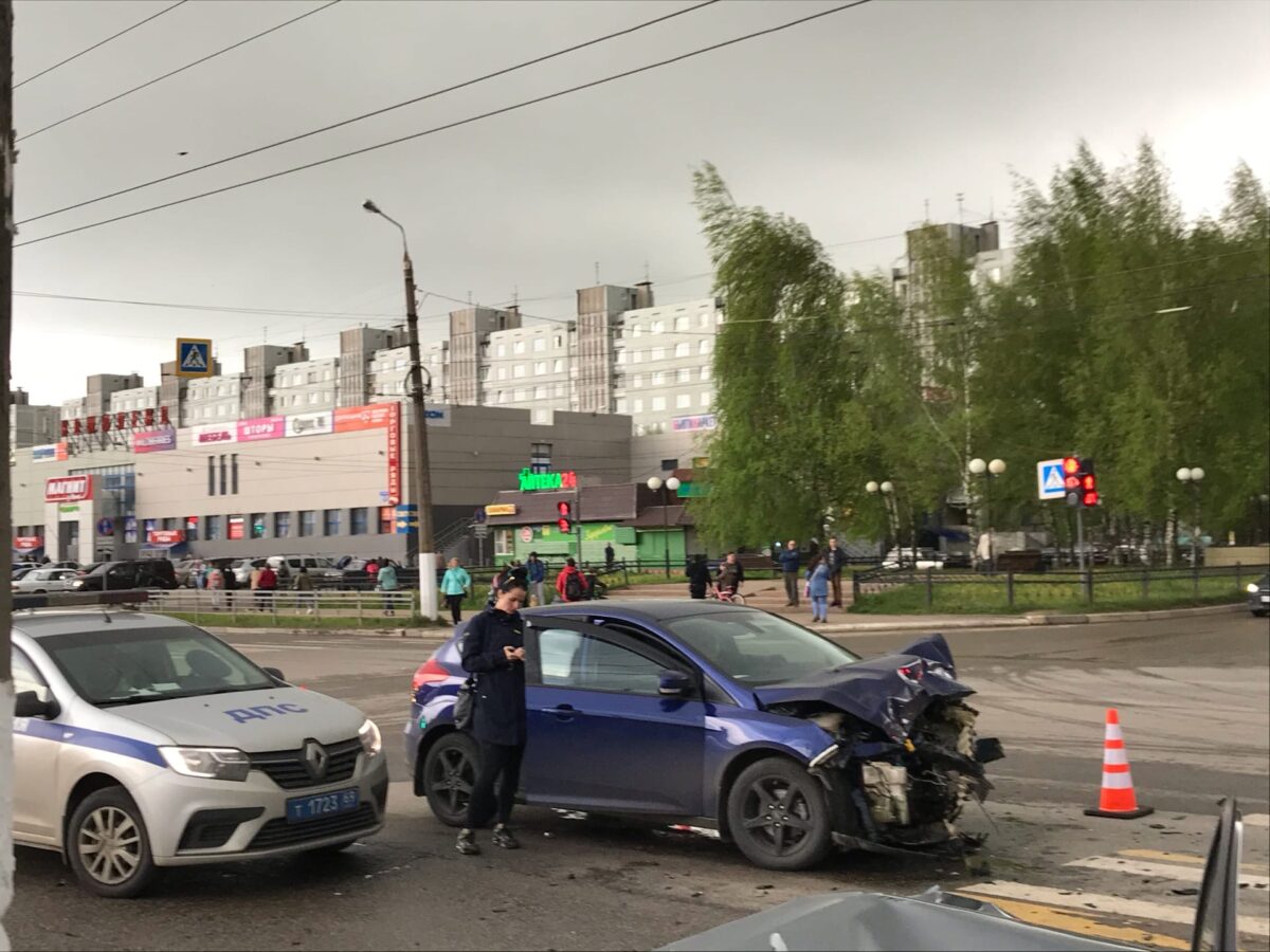 На улице Можайского в Твери произошло серьезное ДТП, есть пострадавшие