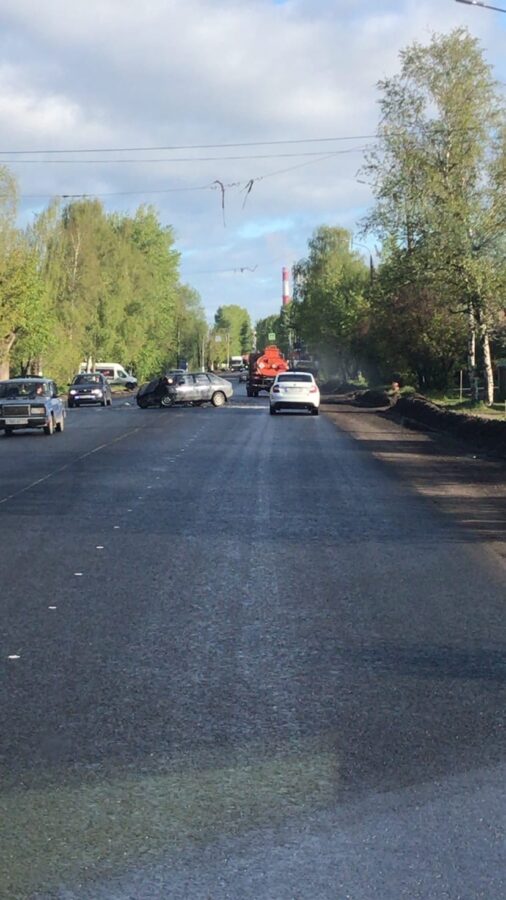 В столкновении на шоссе в Твери разбился "Москвич"