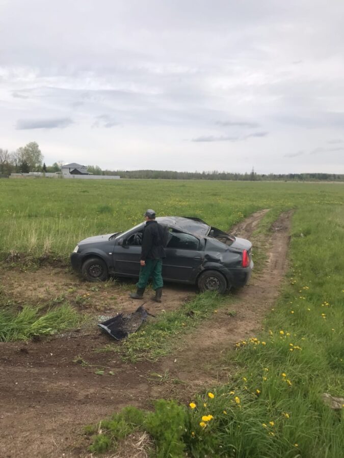 Под Тверью водитель вылетел с дороги - не вписался в крутой поворот Под Тверью водитель вылетел с дороги - не вписался в крутой поворот