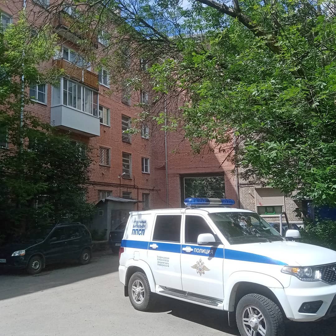 Маленький ребёнок больше часа провёл взаперти на балконе в Твери