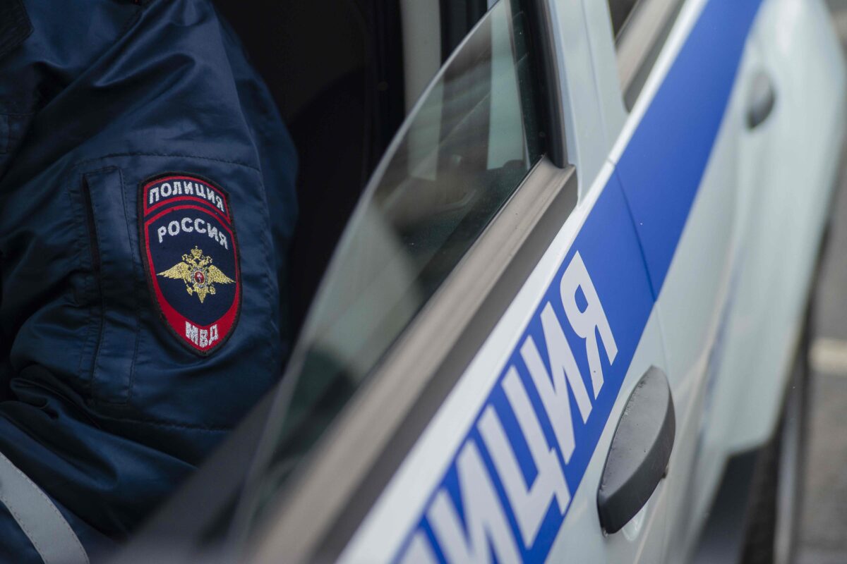 В Твери две машины от удара задели третью, пострадала девушка В Твери две машины от удара задели третью, пострадала девушка