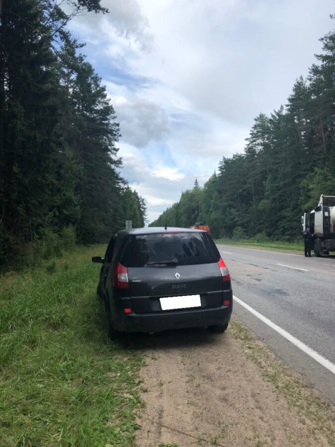 Опубликованы фотографии с места тройного ДТП с пострадавшим под Тверью