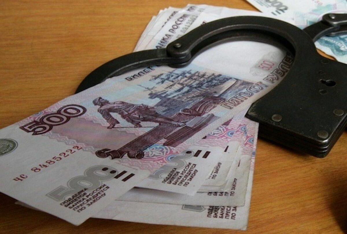 Узбек-нарушитель пытался дать полицейскому взятку в Тверской области Узбек-нарушитель пытался дать полицейскому взятку в Тверской области