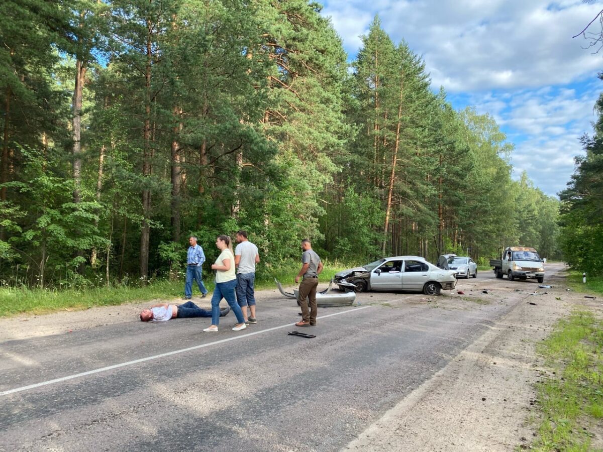 Страшное ДТП под Тверью: водитель и пассажирка вылетели из машины | ТОП  Тверь новости