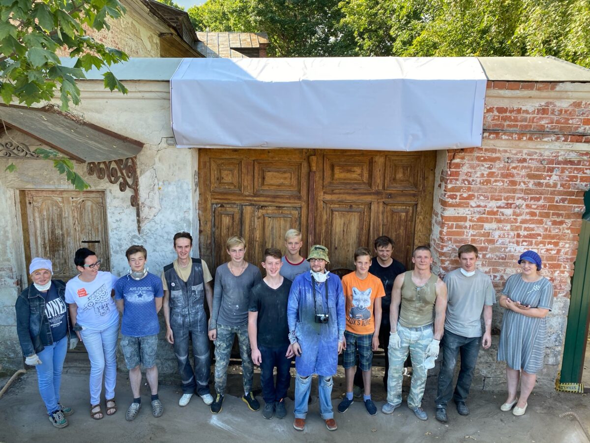 При реставрации старинного дома в Тверской области обнаружили булыжную  мостовую | ТОП Тверь новости