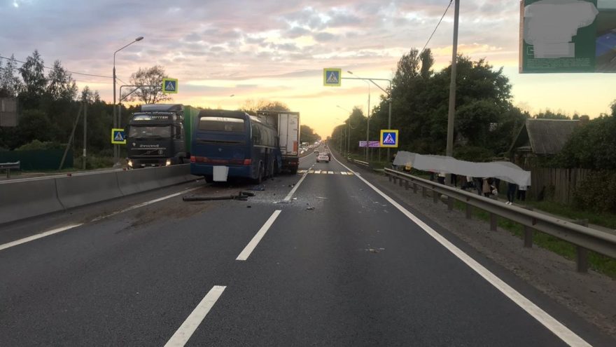 Количество пострадавших в ДТП с автобусом в Тверской области выросло до 11 человек Количество пострадавших в ДТП с автобусом в Тверской области выросло до 11 человек