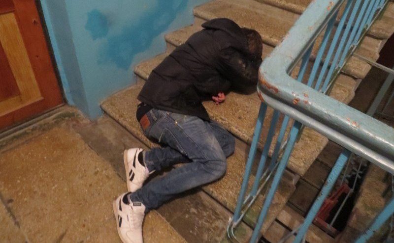 Житель Твери до смерти забил мужчину, превратившего подъезд в туалет Житель Твери до смерти забил мужчину, превратившего подъезд в туалет