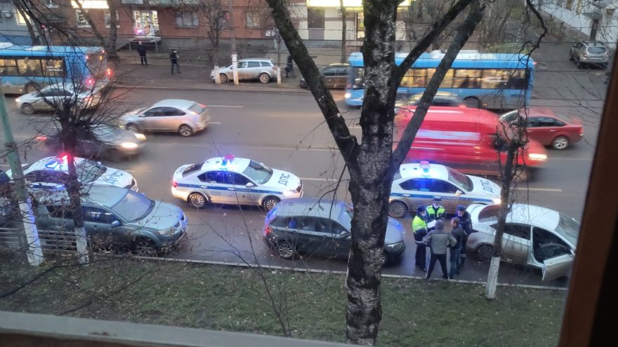 На улице в Заволжском районе Твери раздались выстрелы На улице в Заволжском районе Твери раздались выстрелы