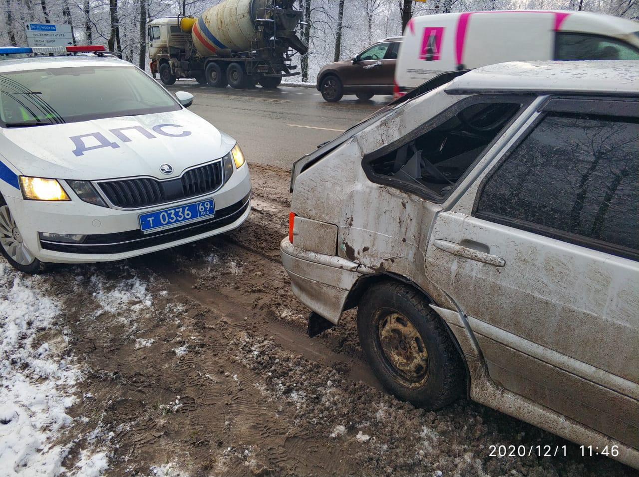 Водитель ВАЗа повредил голову на Московском шоссе в Твери | ТОП Тверь  новости