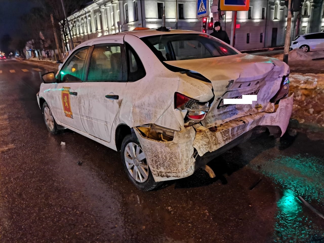 Спешащая иномарка в Тверской области собрала в кучу еще две машины