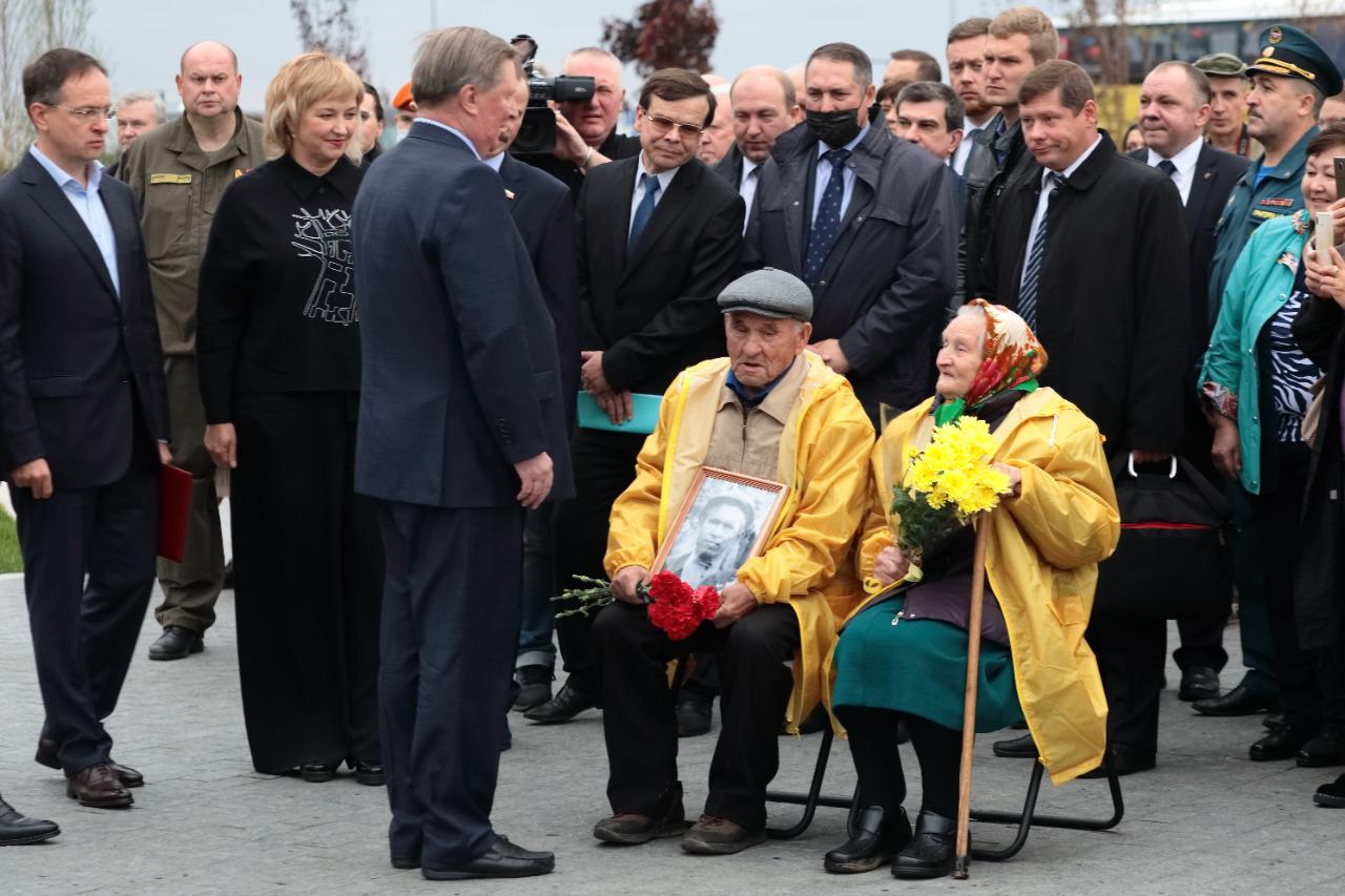 Ржевская бабушка помогла поисковикам найти останки 35 красноармейцев | ТОП  Тверь новости