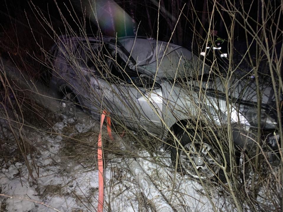 Пожилой мужчина погиб в автомобиле, улетевшем в кювет в Тверской области