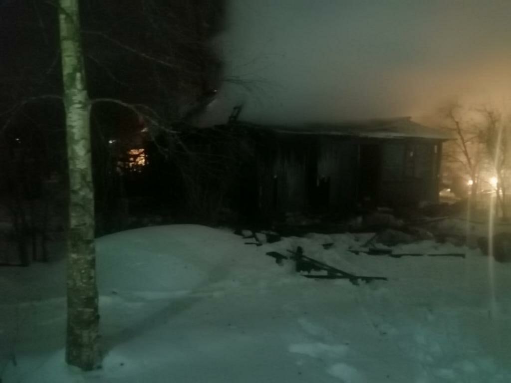 Два человека погибли при пожаре в Тверской области