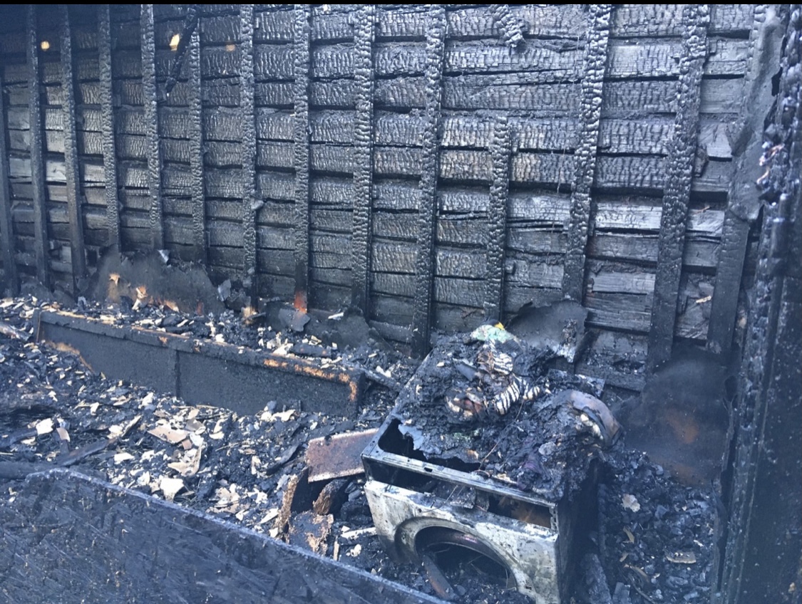 Пожилым супругам-погорельцам из Твери нужна помощь