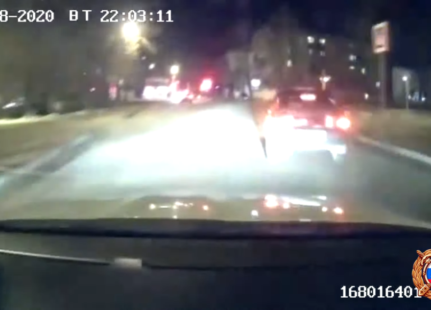 В Твери устроили погоню за водителем, не захотевшим остановиться В Твери устроили погоню за водителем, не захотевшим остановиться
