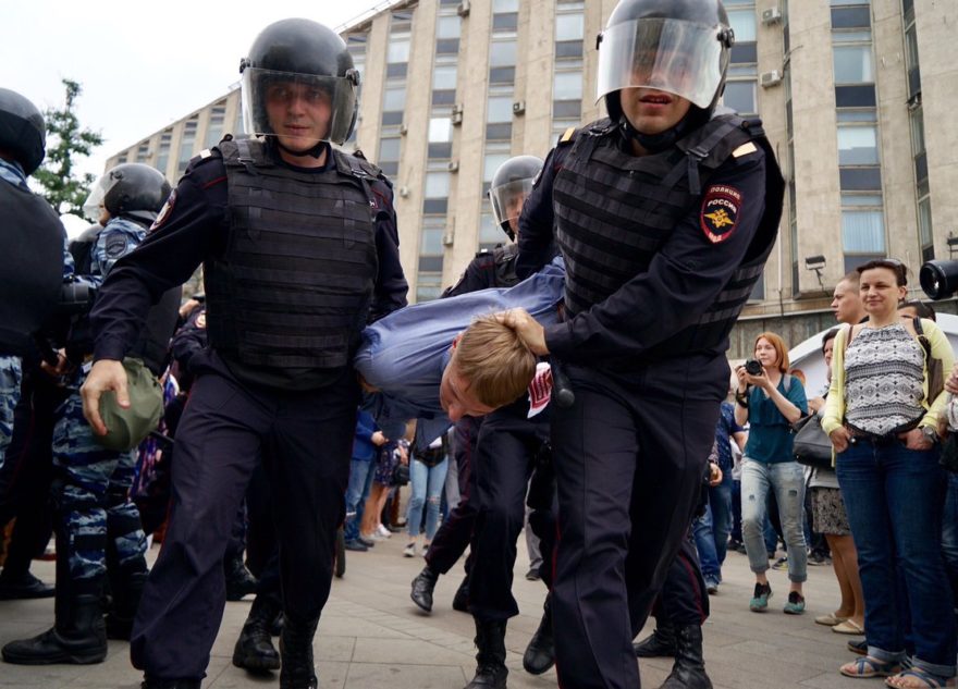 "Будут бить по головам": жителям Твери рассказали об опасности митингов "Будут бить по головам": жителям Твери рассказали об опасности митингов