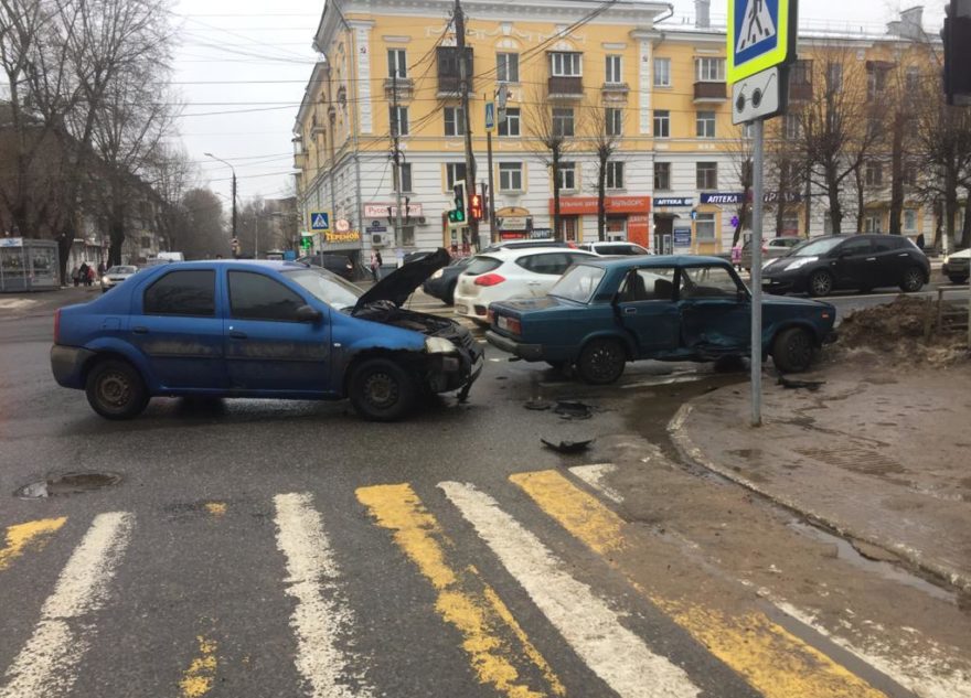 Стали известны обстоятельства ДТП в Твери, в котором пострадала 6-летняя девочка Стали известны обстоятельства ДТП в Твери, в котором пострадала 6-летняя девочка