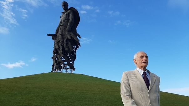 "Слово "Ржев" впервые услышал в оккупации": скончался великий актер Василий Лановой