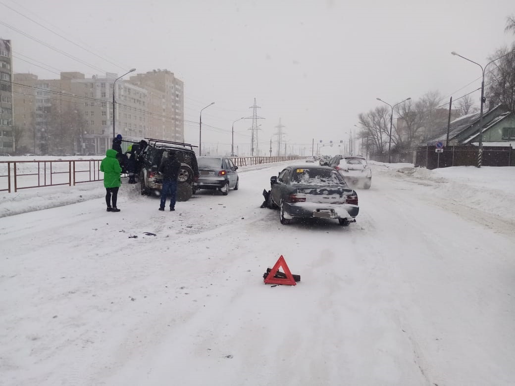 Женщина получила травмы в тройном ДТП в Твери