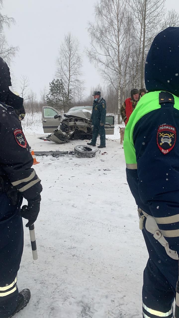 Скончался водитель Лады после аварии с Мерседесом в Тверской области