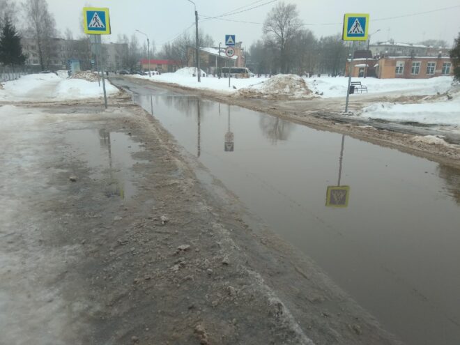 Остаться на плаву: Тверскую область затопили растаявшие сугробы