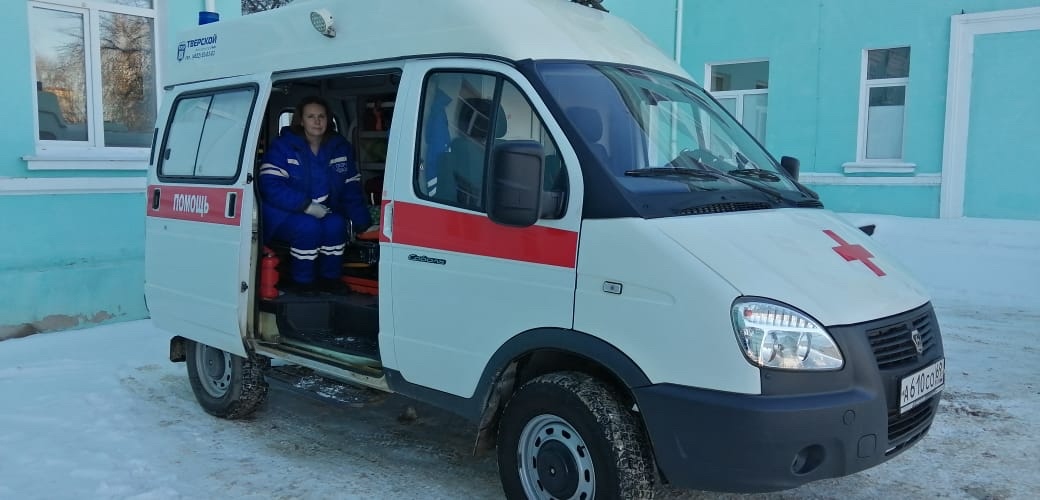 Работа водителем скорой помощи в москве. Скорая Бийск. Станция скорой помощи 2022. Машина скорой помощи для ОСМП 2022 год. Водитель скорой помощи в Черногории.