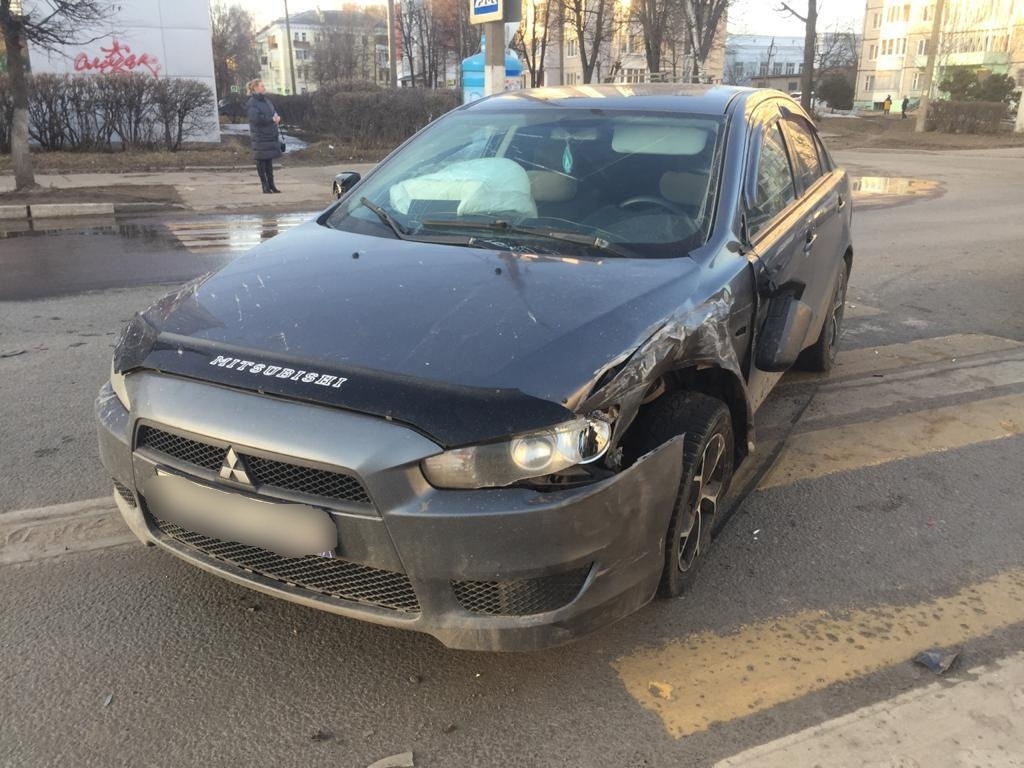 В Твери женщина пострадала из-за водителя, которого ослепило солнце