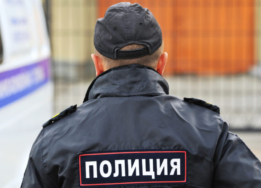 Девушка из салона связи в Тверской области обманывала покупателей Девушка из салона связи в Тверской области обманывала покупателей