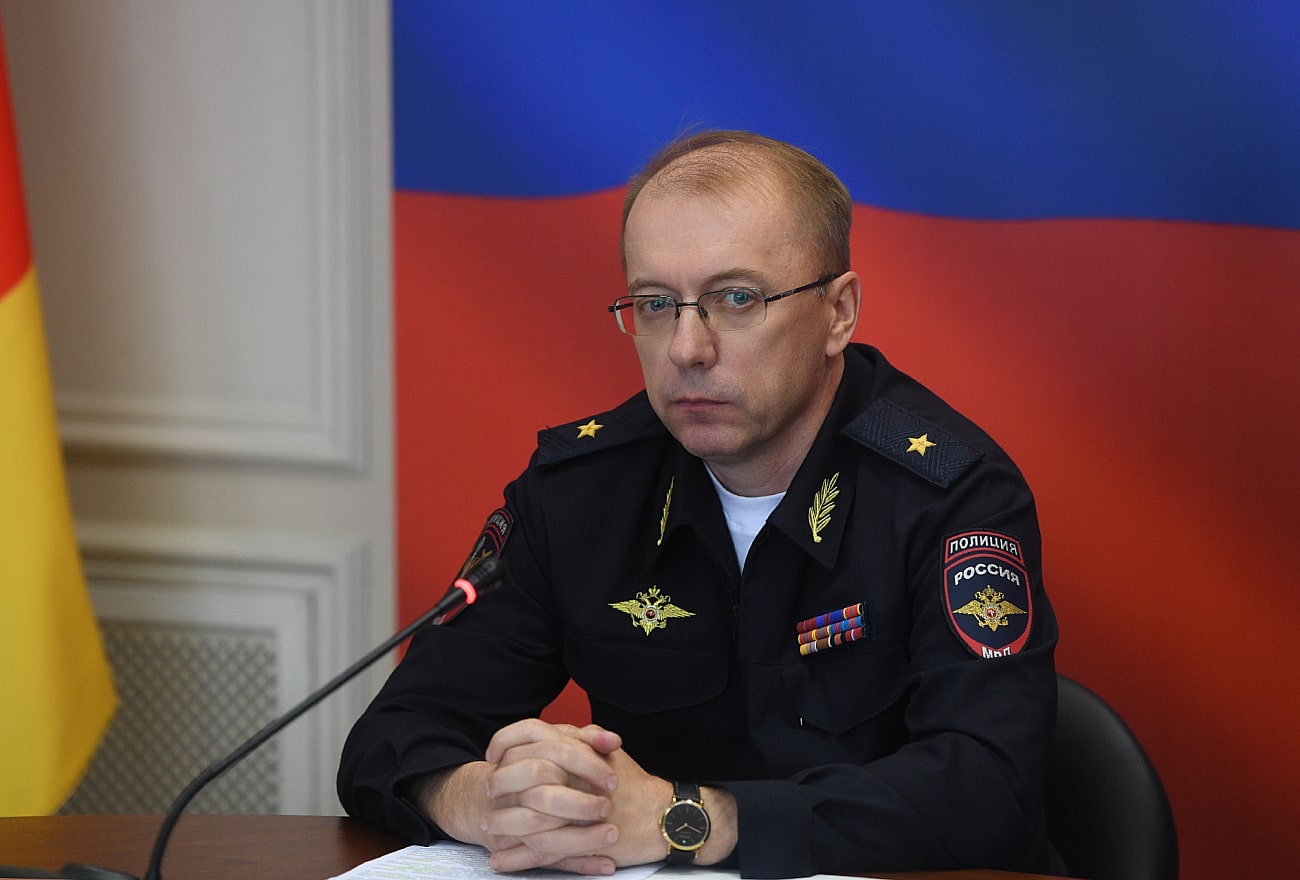 Игорь Руденя вручил награды сотрудникам подразделений по делам несовершеннолетних