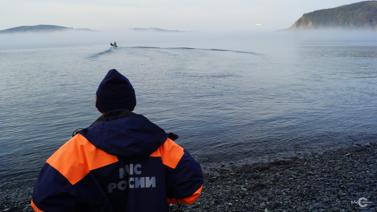 В японском море нашли. Самолет пропавший в Охотском море. Охотское море Советская гавань. МЧС России в Японии. В Хабаровске есть море или нету.