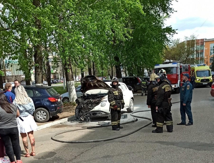 В твери горит многоэтажка