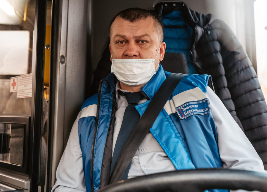 В общественном транспорте Твери опять начали раздавать защитные маски В общественном транспорте Твери опять начали раздавать защитные маски