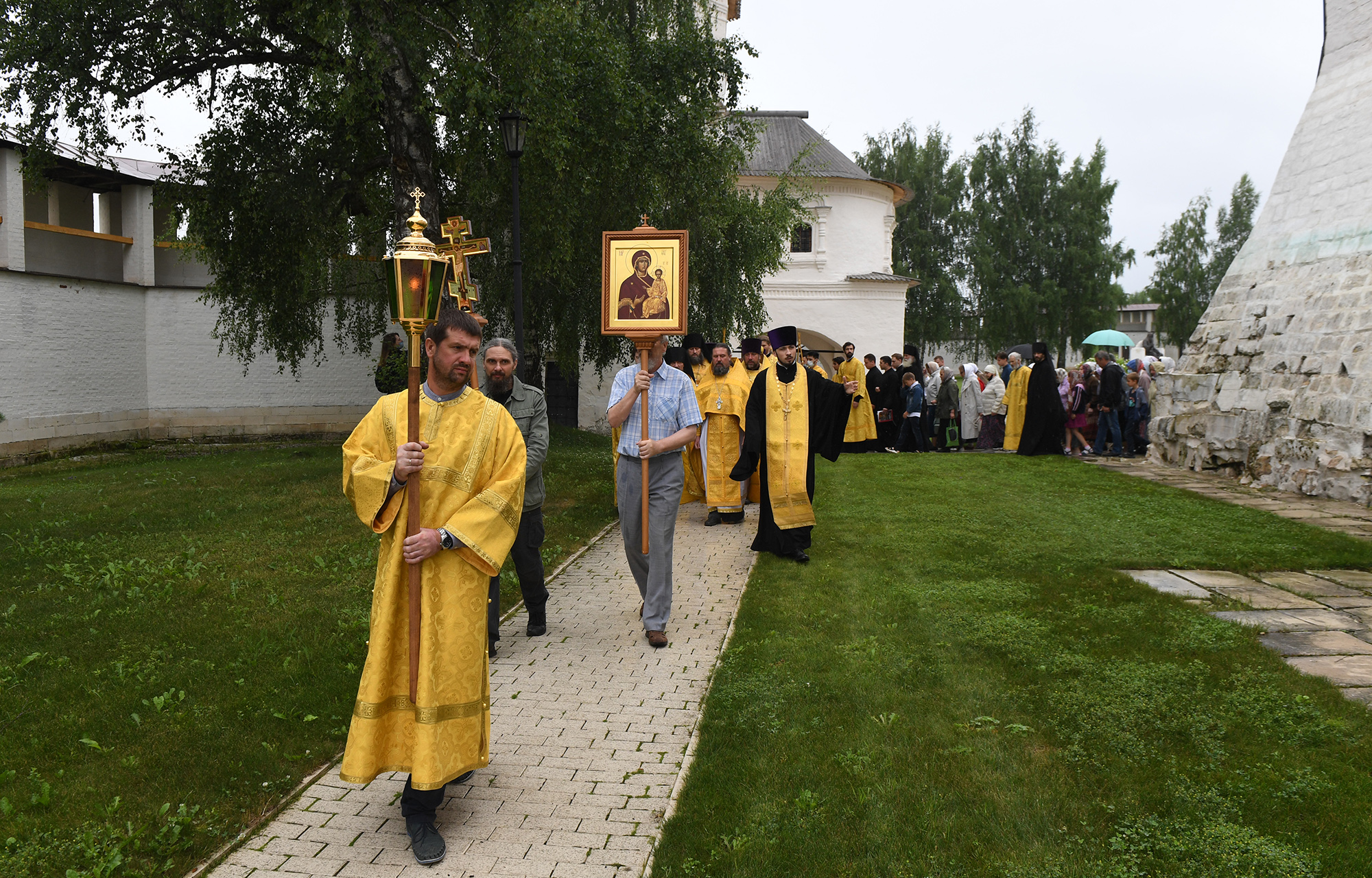 На Дне памяти святителя Иова в Старице заложили традицию напутствия выпускников