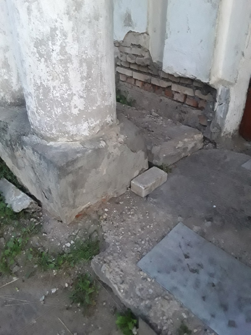 Тверские следователи заинтересовались разрушающимся домом, в котором опасно жить