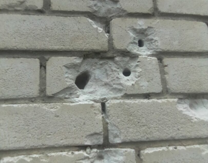 Жители деревни под Тверью прячутся от вечерних перестрелок Жители деревни под Тверью прячутся от вечерних перестрелок