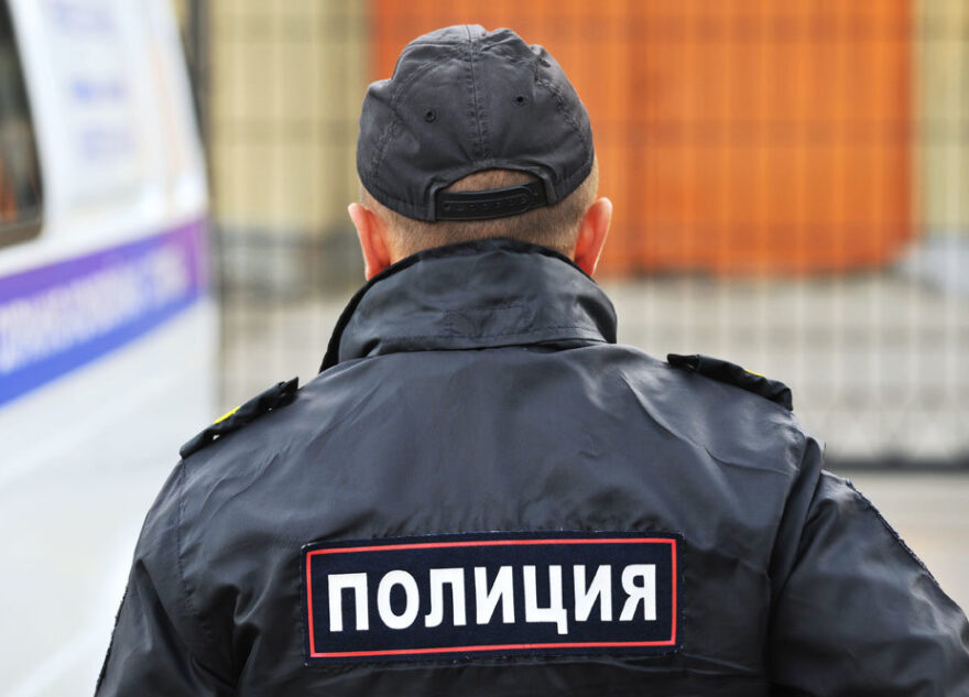 Опубликовано видео, как жительница Тверской области крадет элитный алкоголь Опубликовано видео, как жительница Тверской области крадет элитный алкоголь