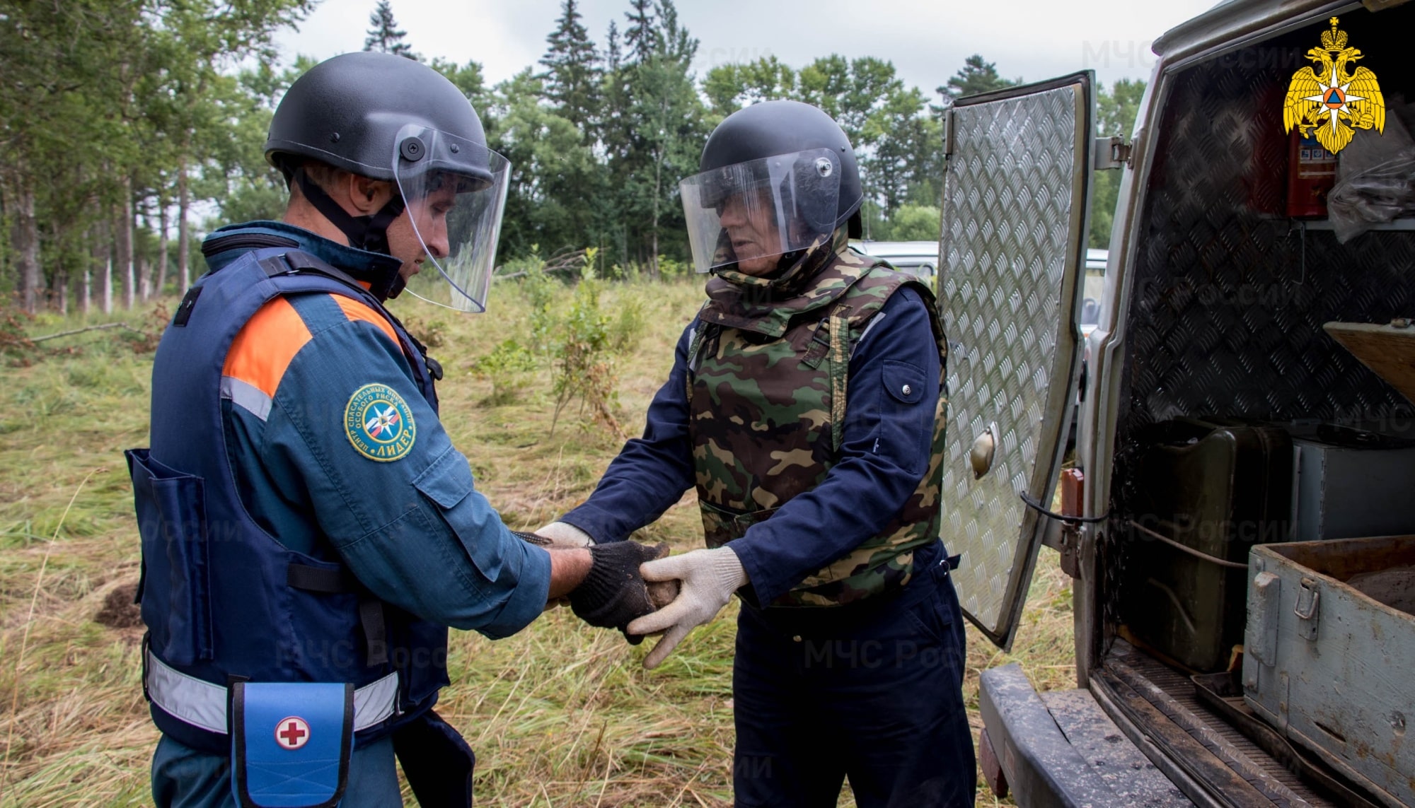 Больше 100 боеприпасов времён войны обезвредили пиротехники в Тверской области