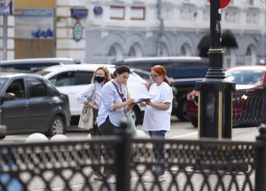 В Твери работают 29 точек сбора подписей за восстановление Речного вокзала В Твери работают 29 точек сбора подписей за восстановление Речного вокзала