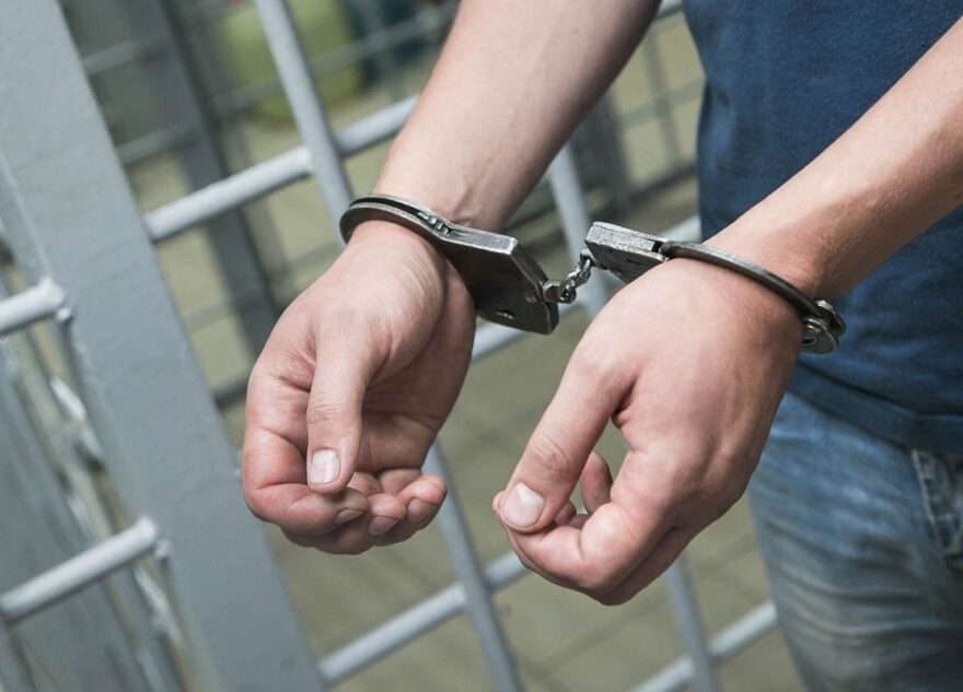 В Тверской области мужчина хранил в гараже 3 килограмма конопли В Тверской области мужчина хранил в гараже 3 килограмма конопли