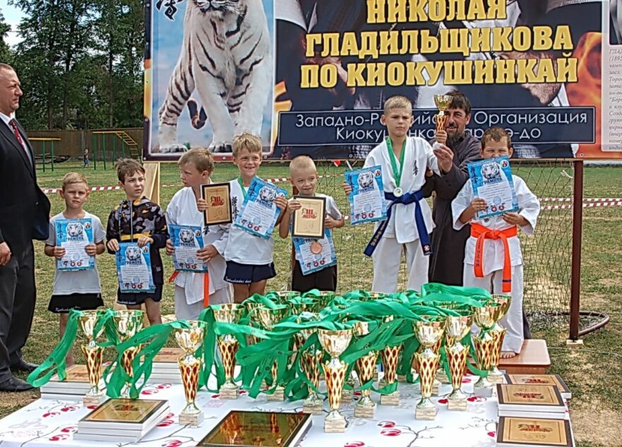 В Торопце прошел ежегодный Кубок по каратэ имени Николая Гладильщикова В Торопце прошел ежегодный Кубок по каратэ имени Николая Гладильщикова