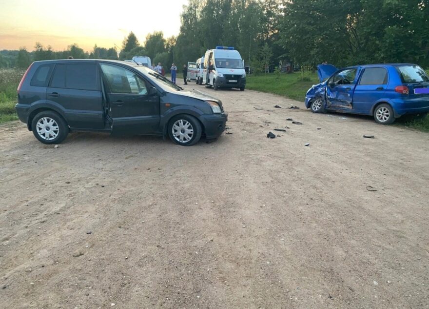 Водитель без прав стал виновником ДТП с тремя пострадавшими в Тверской области Водитель без прав стал виновником ДТП с тремя пострадавшими в Тверской области